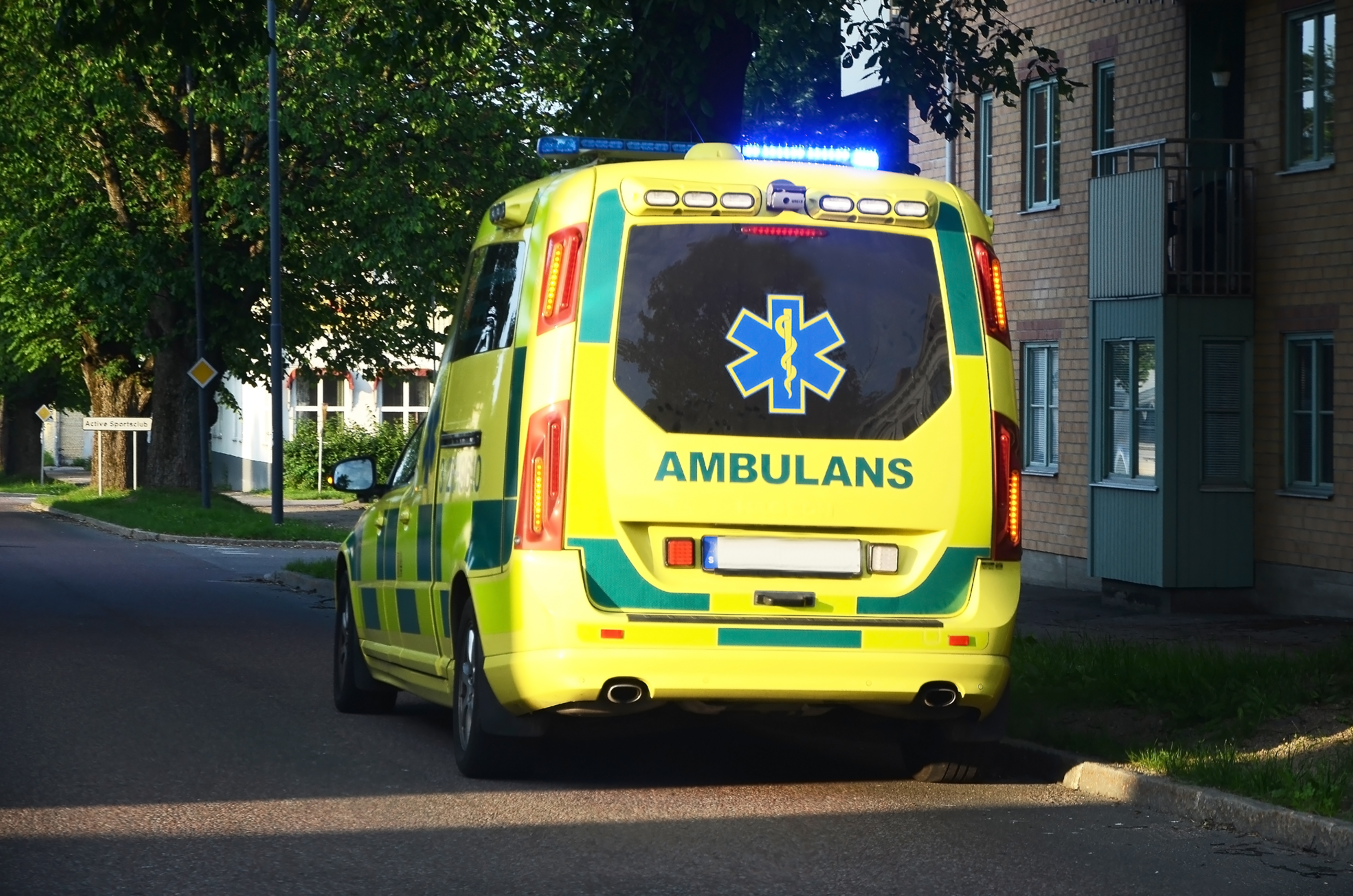 Ambulans som står parkerad